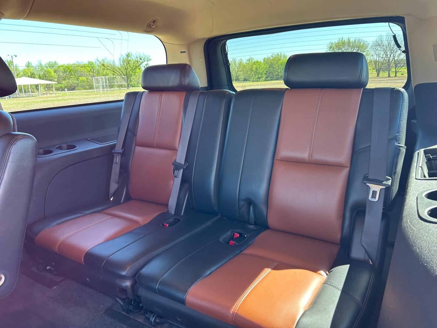 2007 BLACK /BLACK Chevrolet Suburban LS 1500 4WD (3GNFK16377G) with an 5.3L V8 OHV 16V FFV engine, 4-Speed Automatic Overdrive transmission, located at 17760 Hwy 62, Morris, OK, 74445, (918) 733-4887, 35.609104, -95.877060 - 2007 CHEVROLET SUBURBAN HAS 5.3L V8 ENGINE. THIS SUV FEATURES KEYLESS REMOTE ENTRY, POWER SEATS, POWER LOCKS, POWER WINDOWS, POWER WINDOWS, POWER ADJUSTABLE FOOT PEDAL, AMFM STEREO, XM RADIO, AUX PORT, NAVIGATION, BACKUP CAMERA, MULIT-FUNCTION STEERING WHEEL CONTROLS, CRUISE CONTROL, DUAL CLIMATE CO - Photo#19